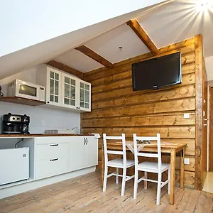 Bajkowy & Dwupoziomowy Krzesany Apartmán